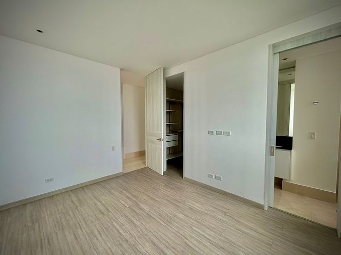 Apartamento de 3 alcobas en venta en Bellavista, Cali, 172 m² · foto 14 de 23