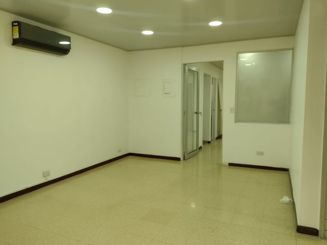 Oficina en arriendo en Guayabal, Medellín, 112 m² · foto 8 de 11
