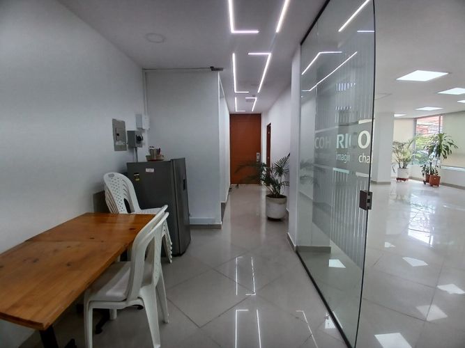 Oficina en arriendo en Laureles, Medellín, 217 m² · foto 10 de 17