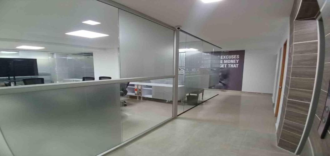 Oficina en arriendo en Laureles, Medellín, 217 m² · foto 14 de 17