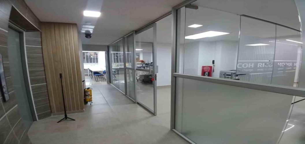 Oficina en arriendo en Laureles, Medellín, 217 m² · foto 15 de 17