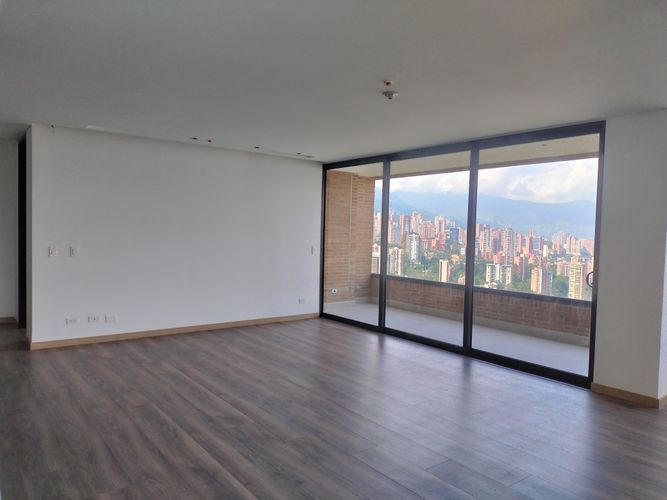 Apartamento de 3 alcobas en arriendo en Las Palmas, Medellín, 143 m² · foto 3 de 19