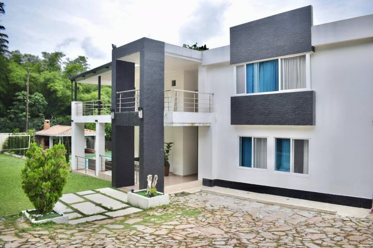 Casa de 4 alcobas en venta en Guayanas, Floridablanca, 250 m² · foto 2 de 24