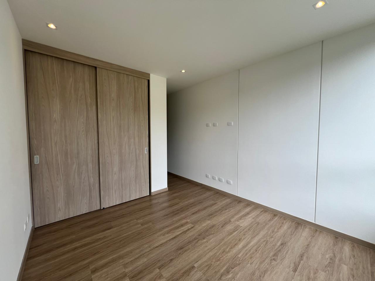 Apartamento en arriendo en Yarumal, Rionegro · foto 8 de 11