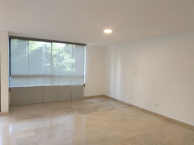Apartamento de 3 alcobas en arriendo en El Poblado, Medellín, 163 m² · foto 2 de 20