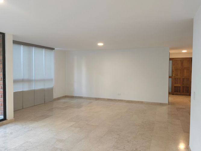 Apartamento de 3 alcobas en arriendo en El Poblado, Medellín, 163 m² · foto 3 de 20