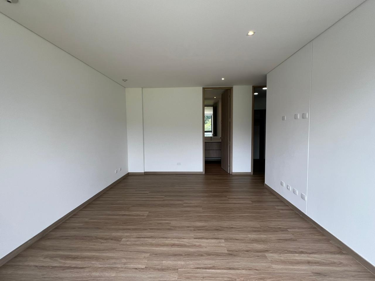 Apartamento en arriendo en Yarumal, Rionegro · foto 8 de 12