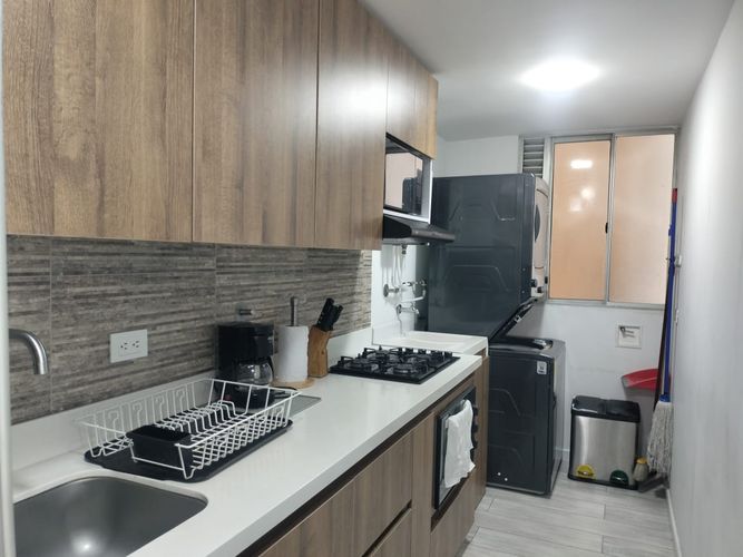 Apartamento de 3 alcobas en arriendo en Oviedo, Medellín, 90 m² · foto 5 de 19