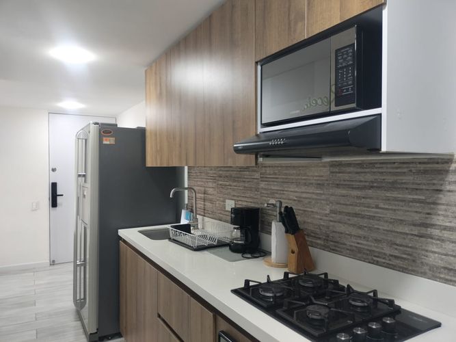 Apartamento de 3 alcobas en arriendo en Oviedo, Medellín, 90 m² · foto 6 de 19