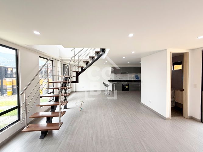 Casa de 3 alcobas en venta en El Abra, Cota, 280 m² · foto 2 de 24