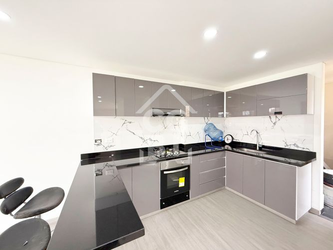 Casa de 3 alcobas en venta en El Abra, Cota, 280 m² · foto 3 de 24