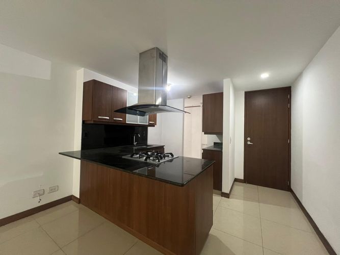Apartamento de 3 alcobas en arriendo en Cumbres, Envigado, 90 m² · foto 6 de 18