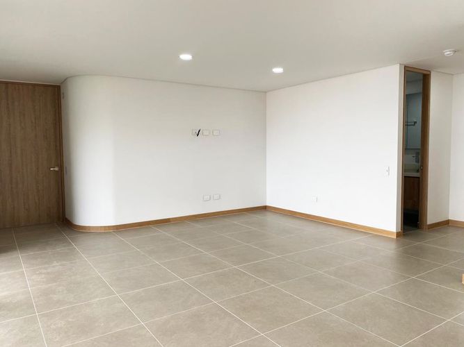 Apartamento de 3 alcobas en arriendo en El Poblado, Medellín, 111 m² · foto 3 de 19
