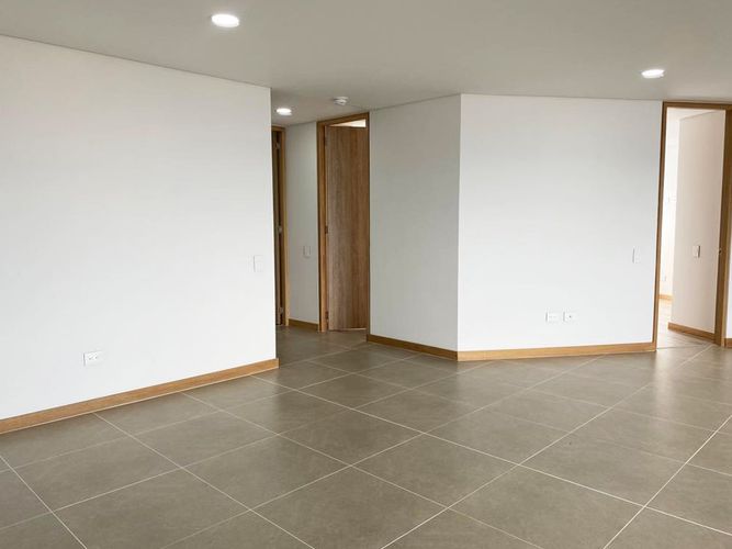 Apartamento de 3 alcobas en arriendo en El Poblado, Medellín, 111 m² · foto 4 de 19