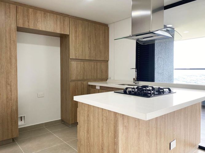 Apartamento de 3 alcobas en arriendo en El Poblado, Medellín, 111 m² · foto 5 de 19