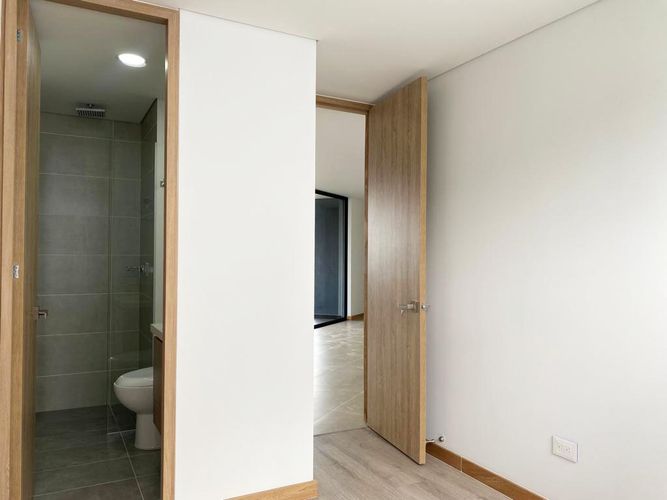 Apartamento de 3 alcobas en arriendo en El Poblado, Medellín, 111 m² · foto 15 de 19