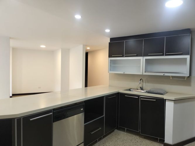 Apartamento de 3 alcobas en arriendo en Patio Bonito, Medellín, 154 m² · foto 6 de 19