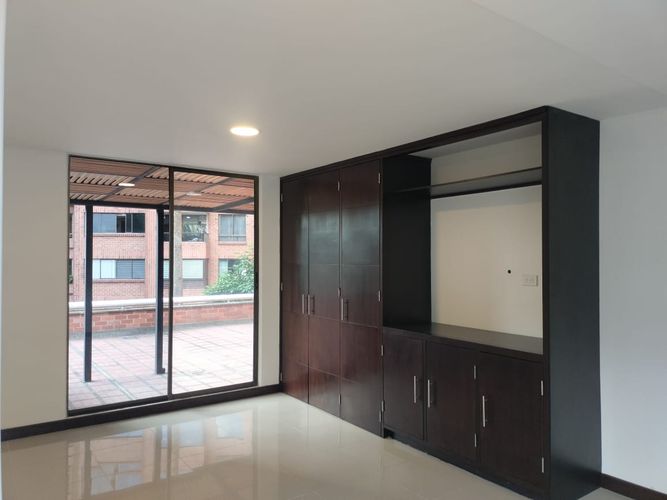 Apartamento de 3 alcobas en arriendo en Patio Bonito, Medellín, 154 m² · foto 8 de 19