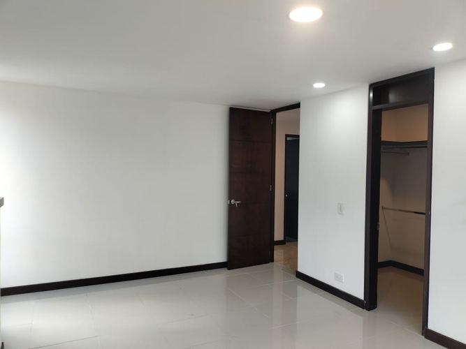 Apartamento de 3 alcobas en arriendo en Patio Bonito, Medellín, 154 m² · foto 10 de 19