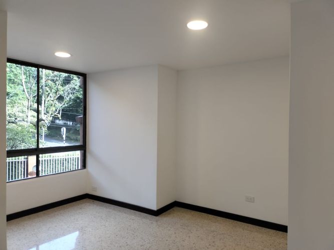 Apartamento de 3 alcobas en arriendo en Patio Bonito, Medellín, 154 m² · foto 12 de 19
