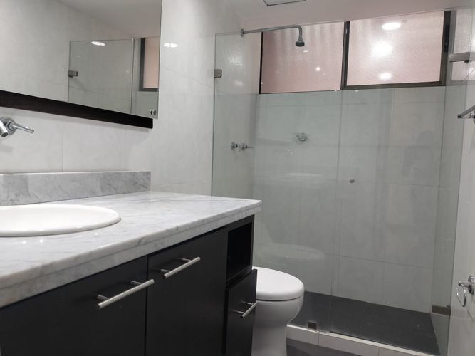 Apartamento de 3 alcobas en arriendo en Patio Bonito, Medellín, 154 m² · foto 17 de 19