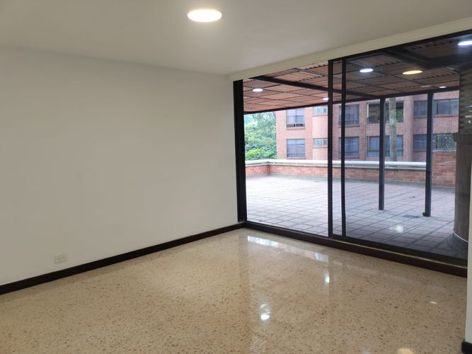 Apartamento de 3 alcobas en arriendo en Patio Bonito, Medellín, 154 m² · foto 18 de 19