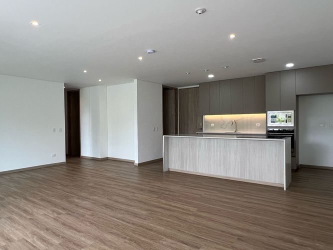 Apartamento de 2 alcobas en arriendo en Sajonia, Rionegro, 126 m² · foto 3 de 13