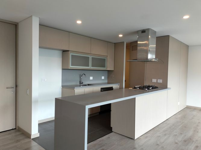 Apartamento de 2 alcobas en venta en El Poblado, Medellín, 106 m² · foto 6 de 18