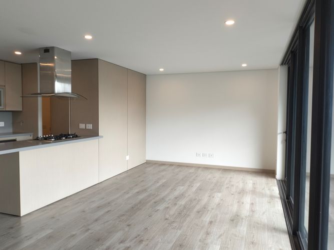 Apartamento de 2 alcobas en arriendo en El Poblado, Medellín, 106 m² · foto 3 de 18