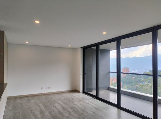 Apartamento de 2 alcobas en arriendo en El Poblado, Medellín, 106 m² · foto 4 de 18