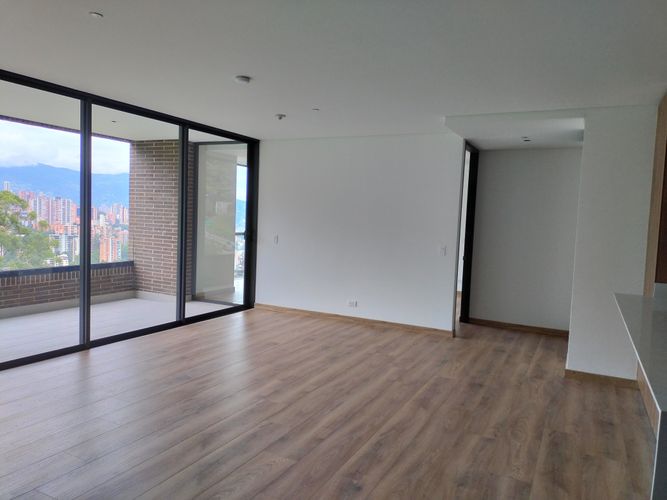Apartamento de 2 alcobas en venta en El Poblado, Medellín, 117 m² · foto 2 de 20