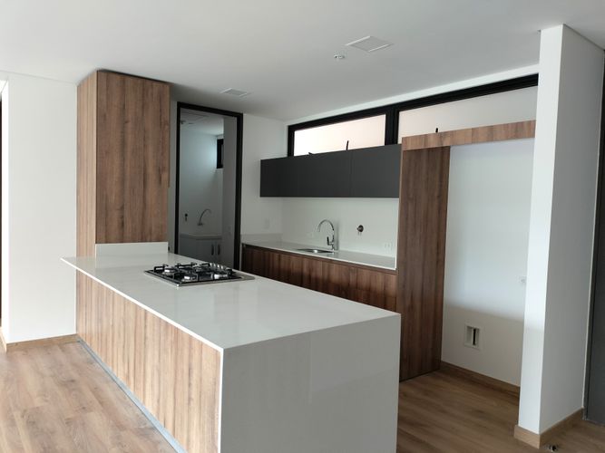 Apartamento de 2 alcobas en venta en El Poblado, Medellín, 117 m² · foto 6 de 20
