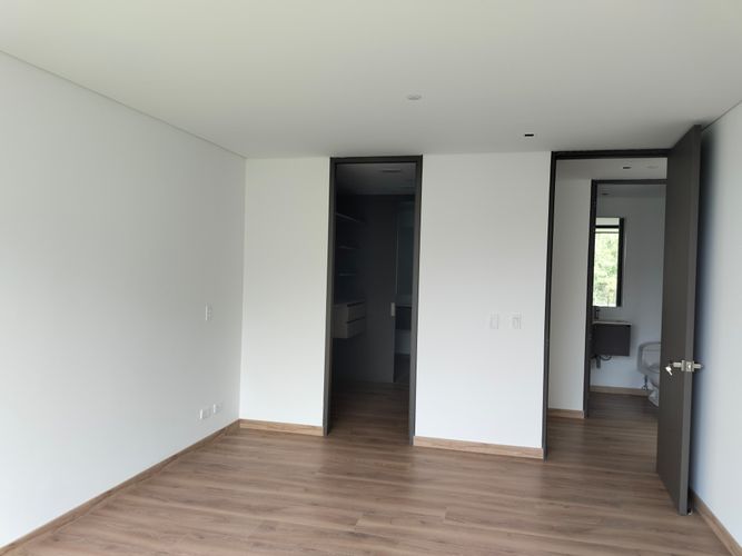 Apartamento de 2 alcobas en venta en El Poblado, Medellín, 117 m² · foto 9 de 20