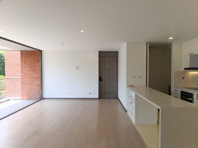 Apartamento de 2 alcobas en venta en El Poblado, Medellín, 110 m² · foto 3 de 18