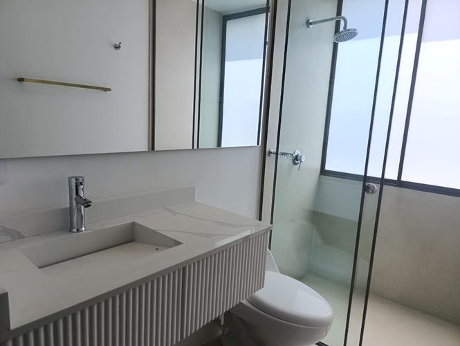 Apartamento de 2 alcobas en venta en El Poblado, Medellín, 110 m² · foto 16 de 18