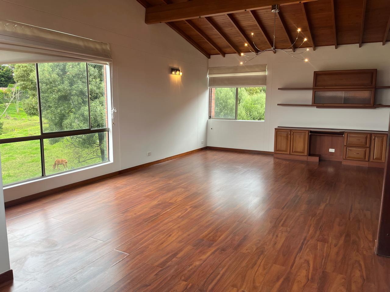 Casa en venta en Atenas, Bogotá · foto 2 de 24