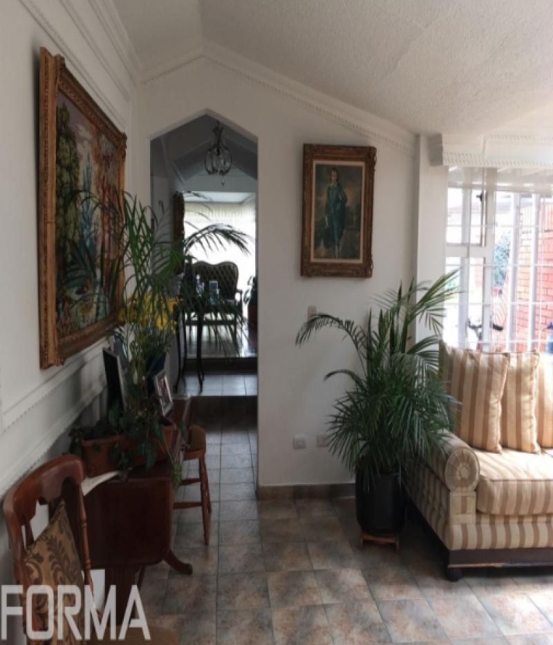 Casa en venta en Engativá, Bogotá · foto 2 de 9