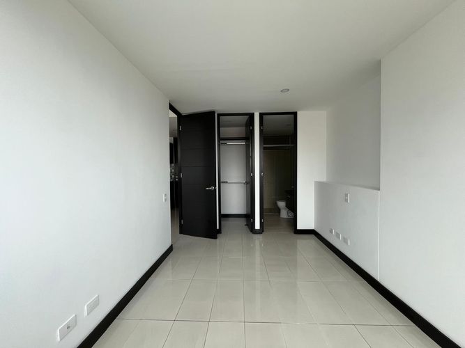 Apartamento en venta en El Poblado, Medellín · foto 3 de 11