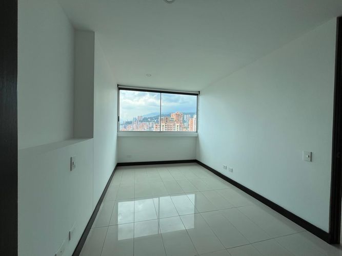 Apartamento en venta en El Poblado, Medellín · foto 9 de 11
