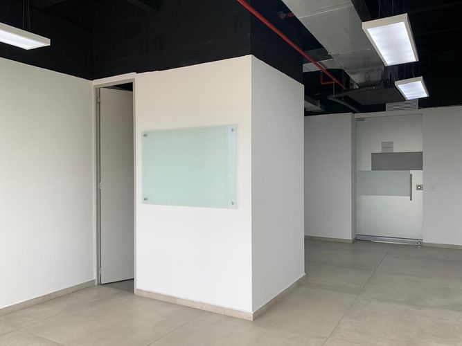 Oficina en arriendo en Mesa, Envigado, 30 m² · foto 3 de 7