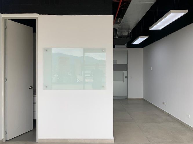 Oficina en arriendo en Mesa, Envigado, 30 m² · foto 4 de 7