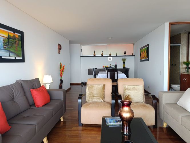 Apartamento de 2 alcobas en arriendo en Los Naranjos, Medellín, 120 m² · foto 3 de 20