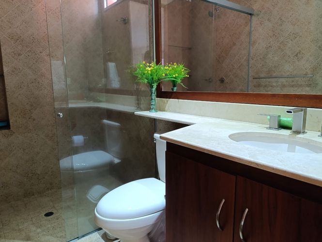 Apartamento de 2 alcobas en arriendo en Los Naranjos, Medellín, 120 m² · foto 19 de 20