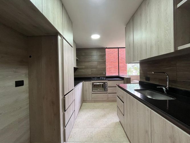Apartamento de 3 alcobas en venta en El Poblado, Medellín, 169 m² · foto 4 de 17
