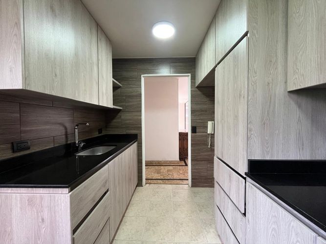 Apartamento de 3 alcobas en venta en El Poblado, Medellín, 169 m² · foto 5 de 17
