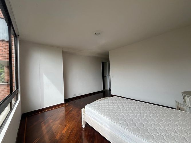 Apartamento de 3 alcobas en venta en El Poblado, Medellín, 169 m² · foto 10 de 17