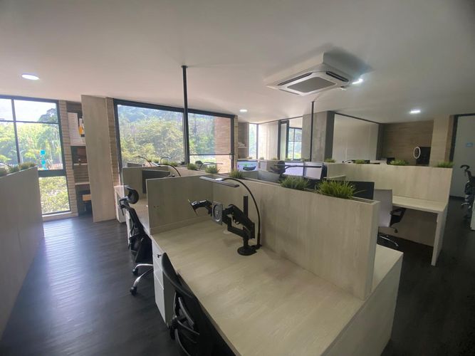 Oficina en arriendo en El Poblado, Medellín, 108 m² · foto 8 de 12