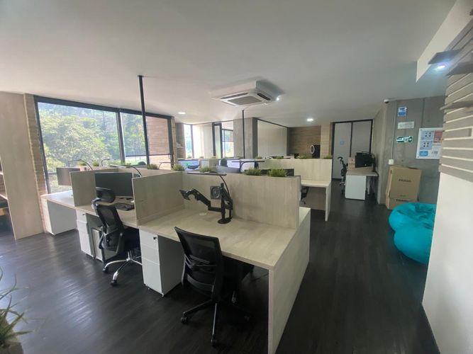 Oficina en arriendo en El Poblado, Medellín, 108 m² · foto 11 de 12