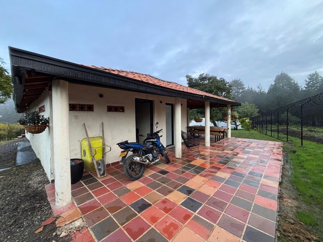 Finca en venta en Guarne, 220 m² · foto 8 de 24