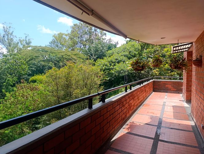 Apartamento de 2 alcobas en venta en San Lucas, Medellín, 121 m² · foto 18 de 18